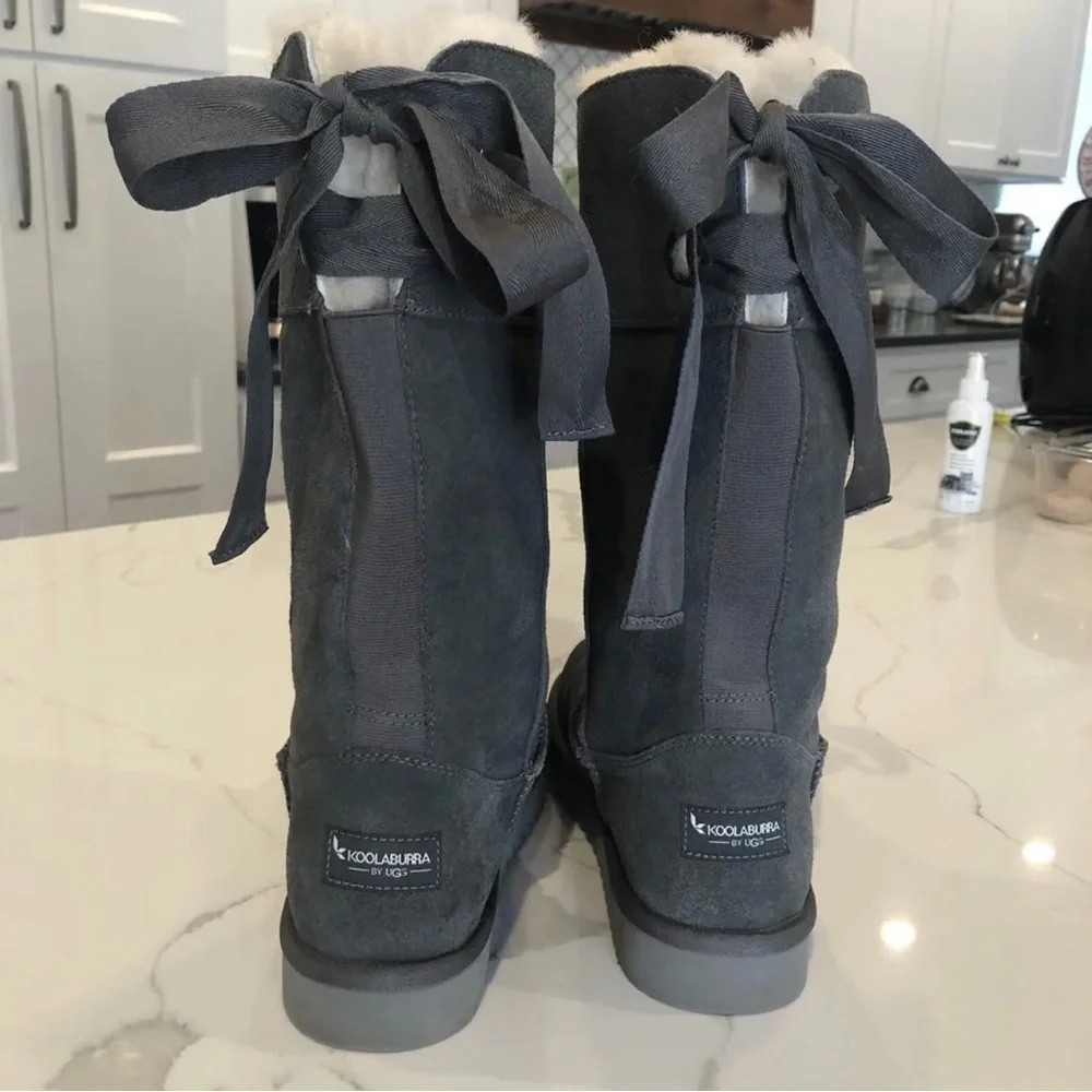 KOOLABURRA BY UGG Bow Accent Gray Suede Shearling Lined Tall Boots Size 8